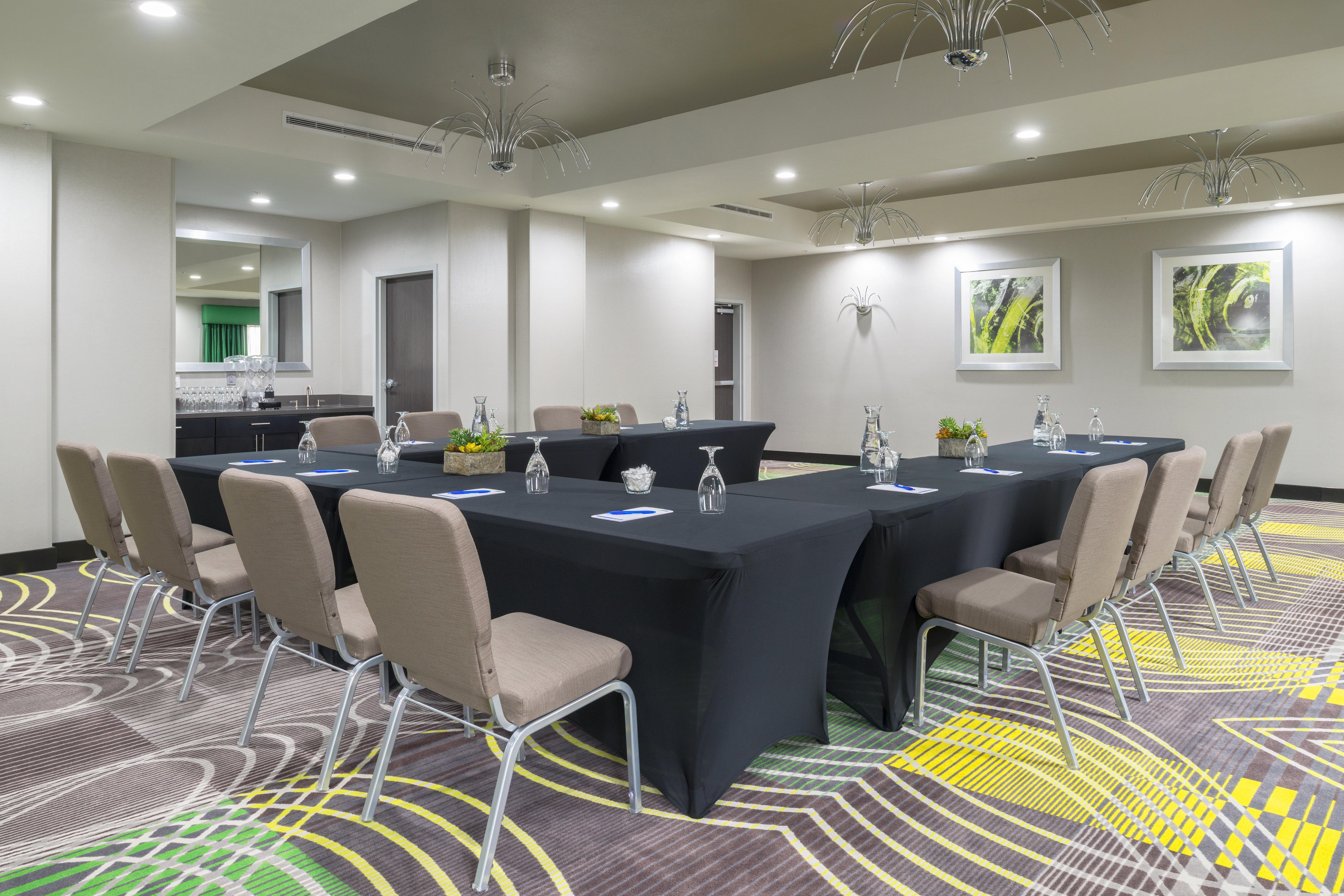 Holiday Inn Express And Suites Norman By Ihg Exterior photo